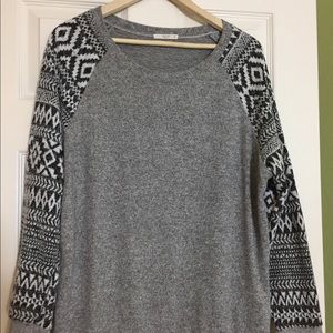 Le Lis - casual tribal sleeve